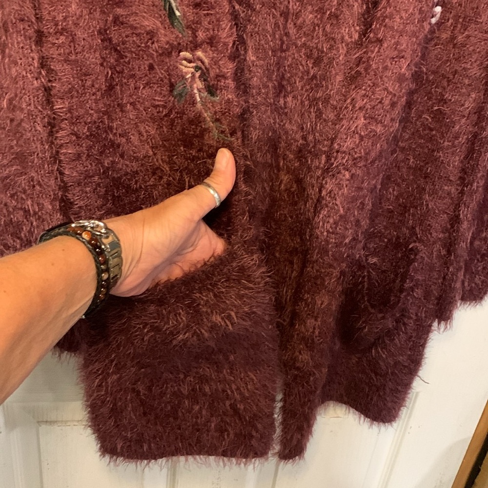 Knox Rose Embroidered Fuzzy Slouch Sweater - Picture 4 of 8